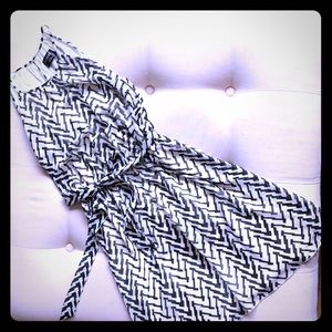 Guess black and white tie waist dress